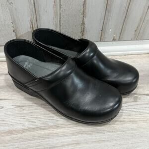 Dansko Black Leather Slip On Nursing Clogs Non Slip Shoes Womens 9.5 EU 40
